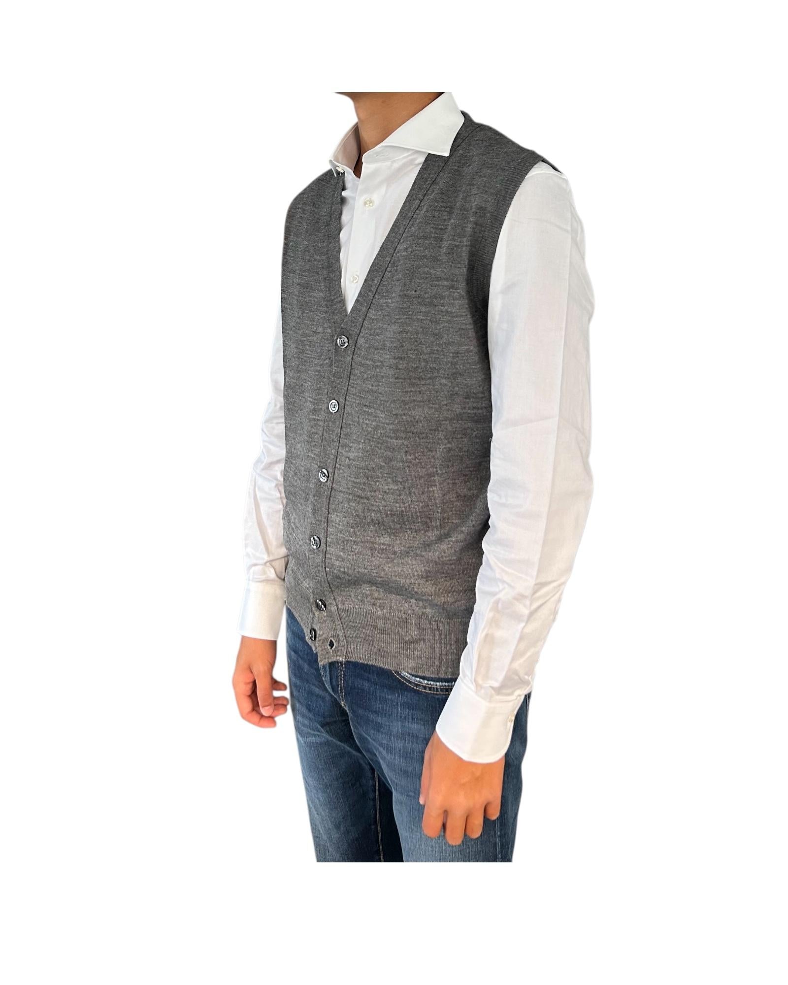 Gilet con bottoni in lana Grigio medio 00G00149M 240 MONTECHIARO 