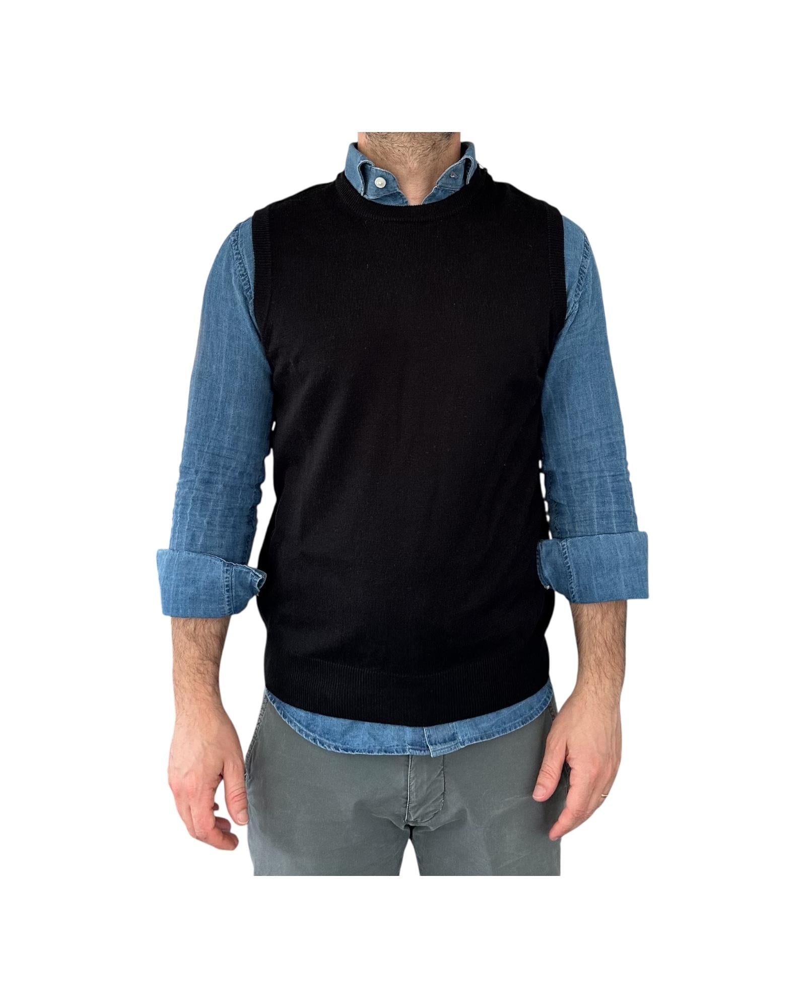 Gilet girocollo tinta unita nero 00122540M 100 MONTECHIARO 