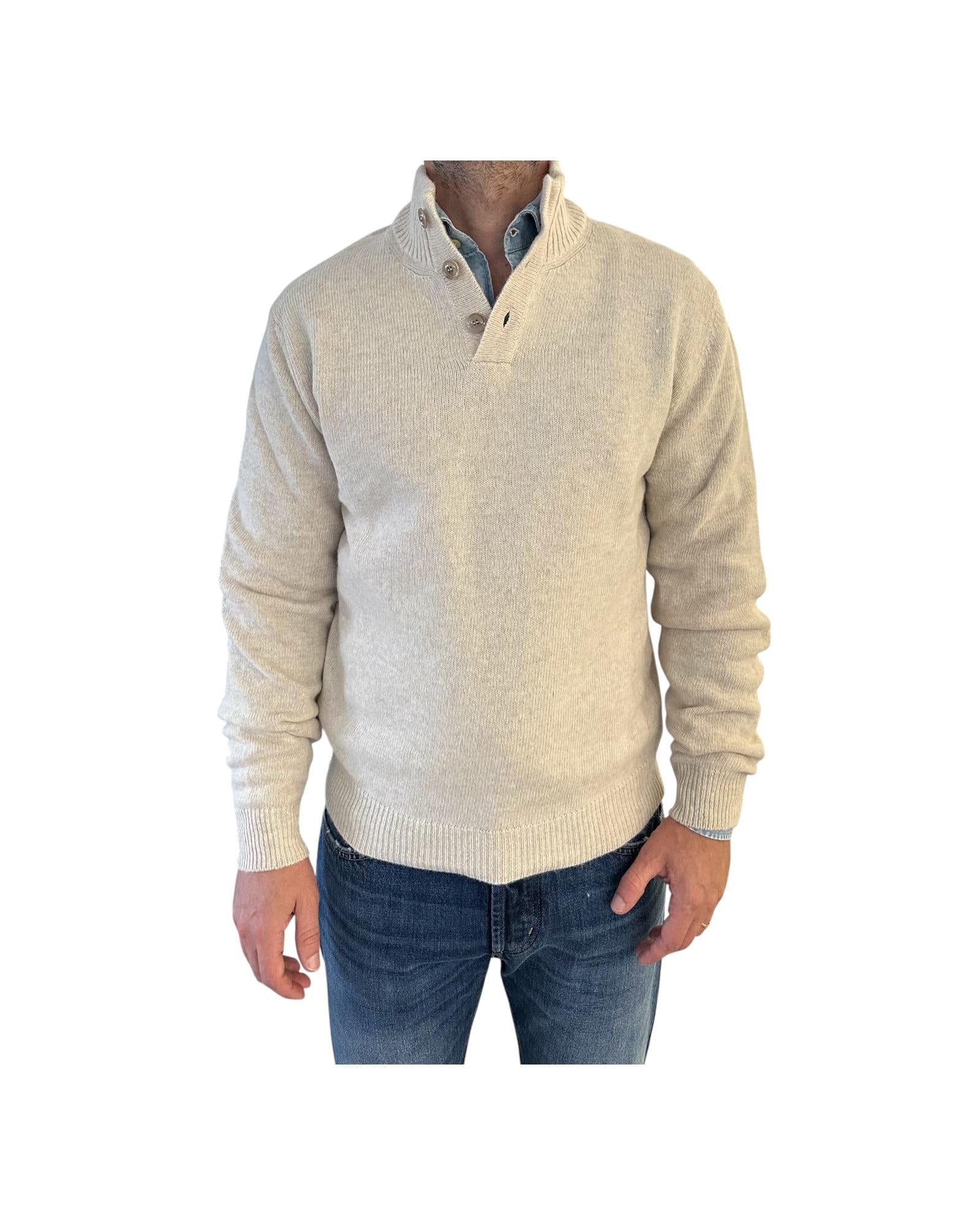 Maglione con collo alto e bottoni Sabbia 0140 101 WOOL&CO