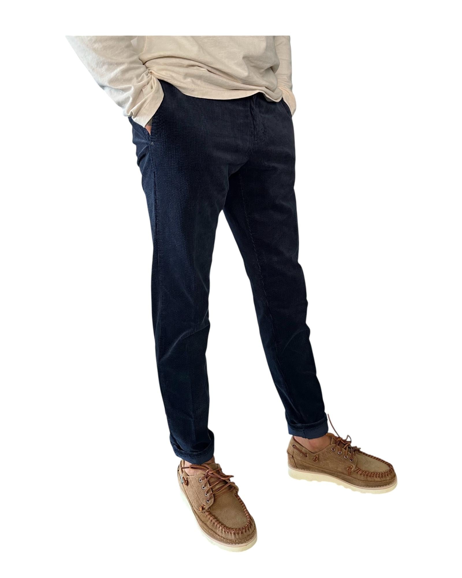 Pantalone SASA chino slim in velluto Blu navy A311SASA45TC321/TB 799 AT.P.CO 